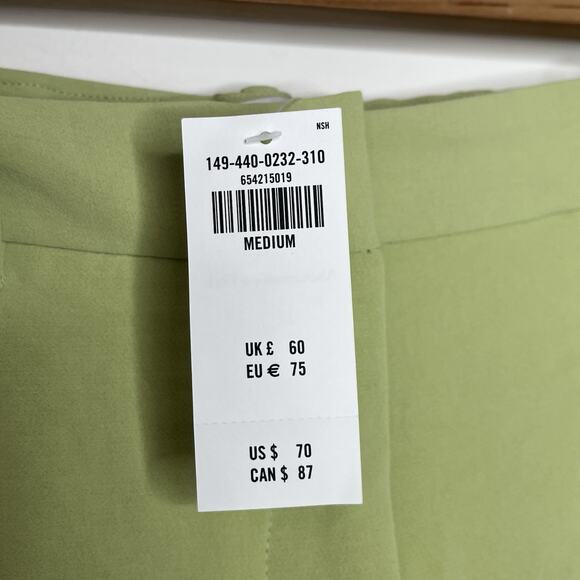 Abercrombie & Fitch Pleated High Rise Shorts Green Womens M Minimalist Preppy - Picture 4 of 6